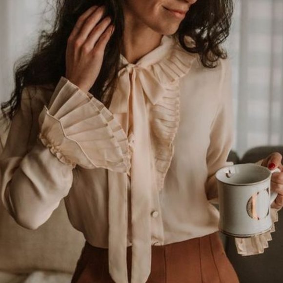 Molly Bracken - Romantic Blouse - Button Up Shirt - Bell Sleeves - Ivory - Picture 1 of 6